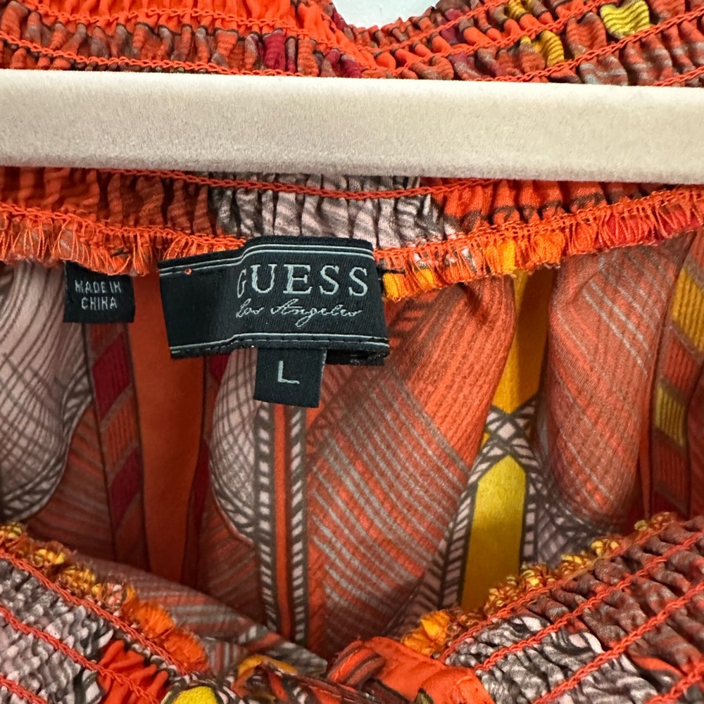 8/$20 beautiful Guess Red and Orange Geometric Blouse like new - Picture 3 of 7